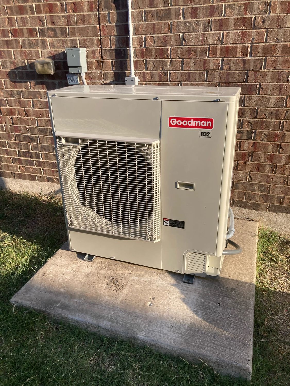 A condenser unit Blue Genie installed at an Austin home